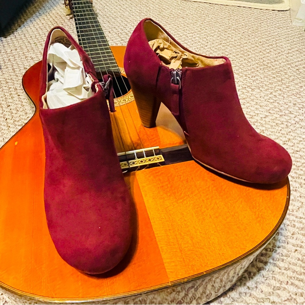 🎁Wonderful BurgundyCrown Vintage Zip Felt Ankle Booties!